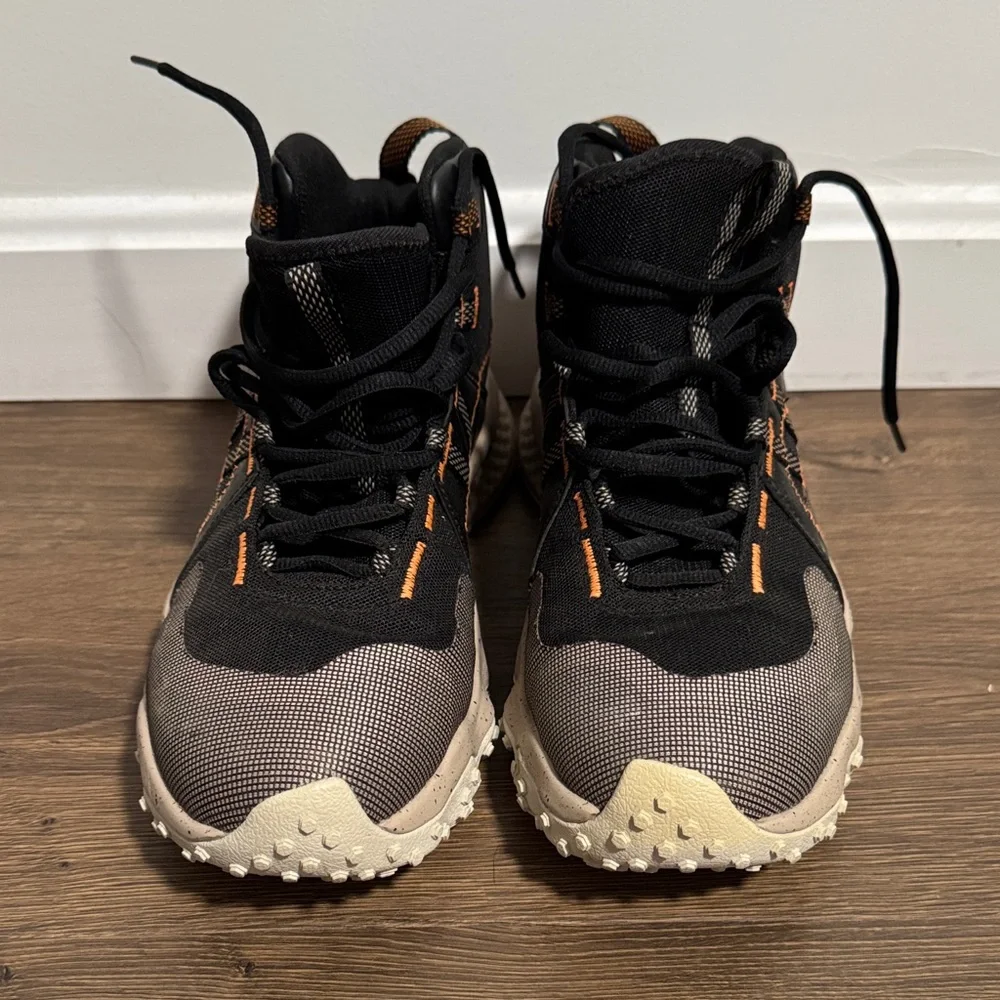 Under Armour Black and Tan Athletic Shoes - Picture 10 of 10